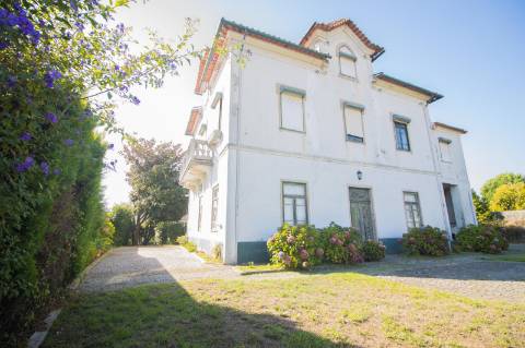 Moradia Isolada T7 em Cucujães