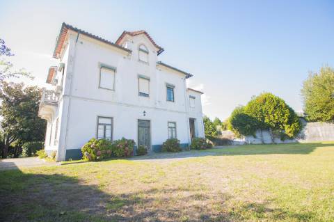 Moradia Isolada T7 em Cucujães