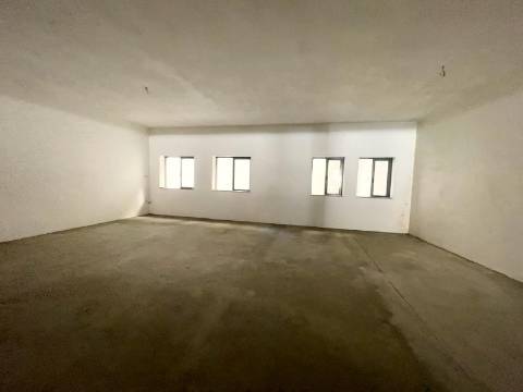 Loja em São João da Madeira - Imóvel de Banco