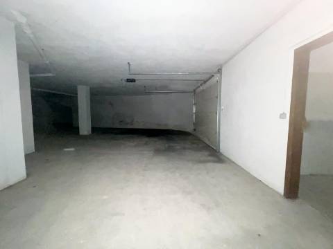 Loja em São João da Madeira - Imóvel de Banco