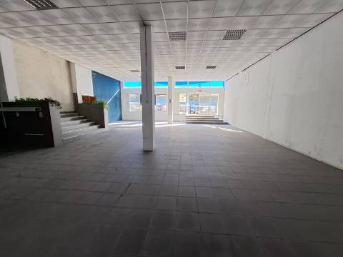 Loja com 154 m2 em Santa Maria de Lamas, Santa Maria da Feira