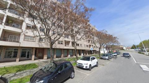 Loja em Aveiro - Com Cave