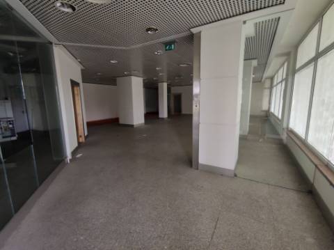 Loja em Aveiro - Com Cave