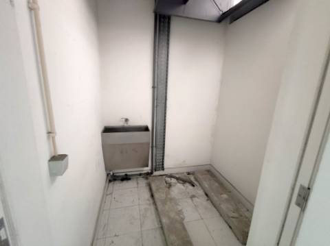 Loja em Aveiro - Com Cave