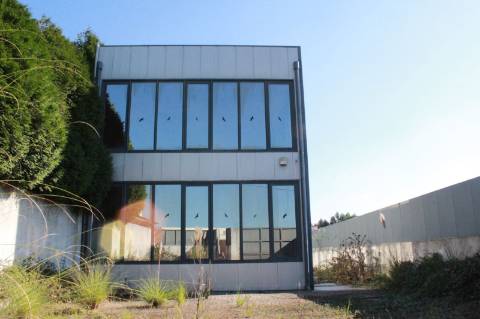 Edifício de Escritórios / Atividade industrial / Armazém em Cortegaça