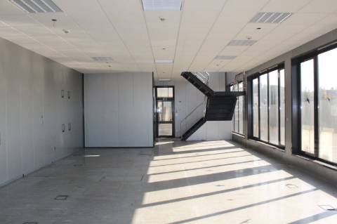 Edifício de Escritórios / Atividade industrial / Armazém em Cortegaça