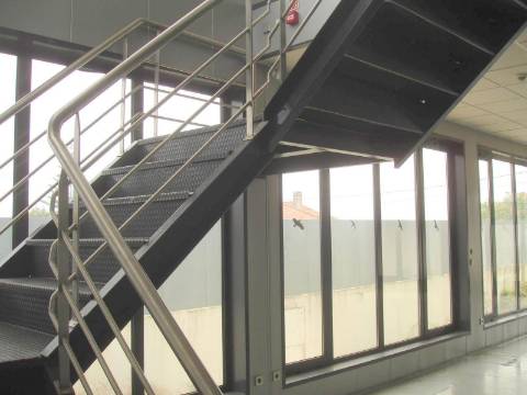 Edifício de Escritórios / Atividade industrial / Armazém em Cortegaça