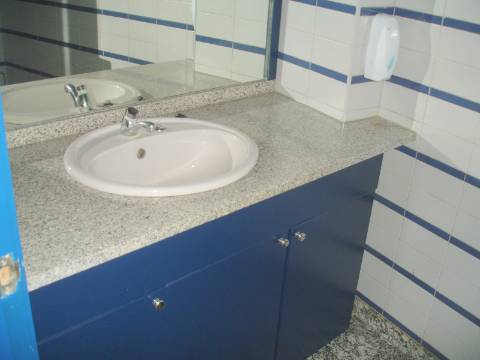 Edifício de Escritórios / Atividade industrial / Armazém em Cortegaça