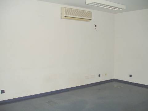 Edifício de Escritórios / Atividade industrial / Armazém em Cortegaça