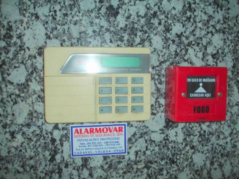 Edifício de Escritórios / Atividade industrial / Armazém em Cortegaça