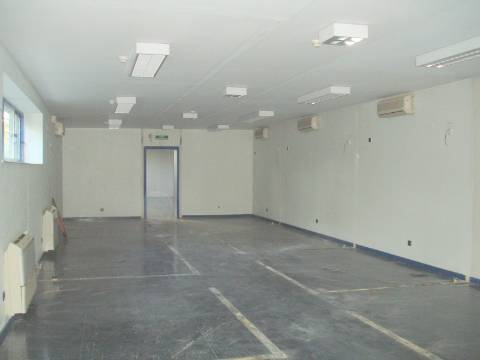 Edifício de Escritórios / Atividade industrial / Armazém em Cortegaça