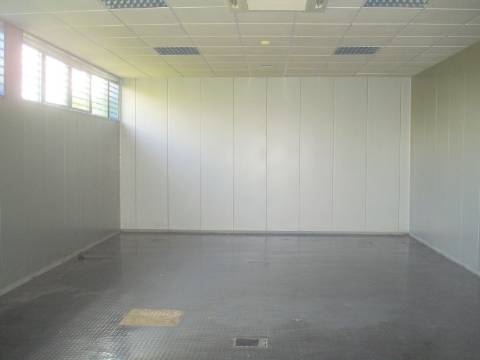 Edifício de Escritórios / Atividade industrial / Armazém em Cortegaça