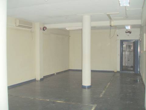 Edifício de Escritórios / Atividade industrial / Armazém em Cortegaça