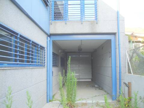 Edifício de Escritórios / Atividade industrial / Armazém em Cortegaça