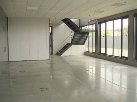 Edifício de Escritórios / Atividade industrial / Armazém em Cortegaça