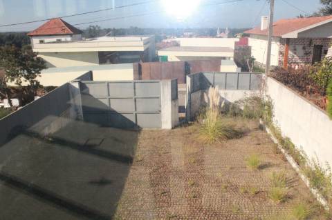 Edifício de Escritórios / Atividade industrial / Armazém em Cortegaça