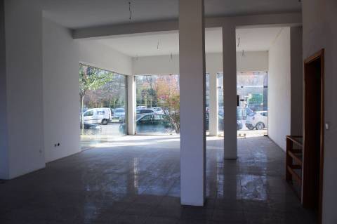 Loja com 241m2 no centro de Santa Maria da Feira - IMÓVEL ARRENDADO