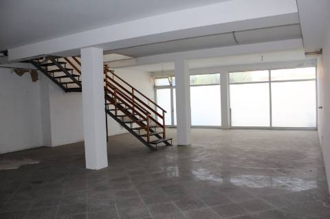 Loja com 241m2 no centro de Santa Maria da Feira - IMÓVEL ARRENDADO