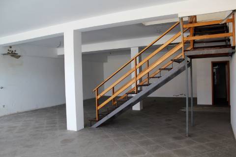 Loja com 241m2 no centro de Santa Maria da Feira - IMÓVEL ARRENDADO