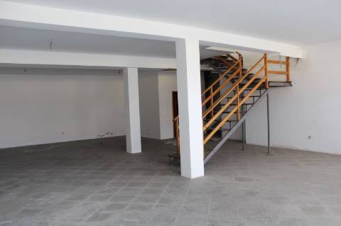 Loja com 241m2 no centro de Santa Maria da Feira - IMÓVEL ARRENDADO