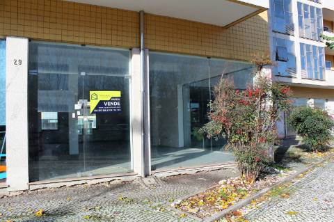 Loja com 241m2 no centro de Santa Maria da Feira - IMÓVEL ARRENDADO