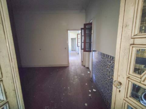 Moradia Isolada T5 em São Paio de Oleiros, Santa Maria da Feira