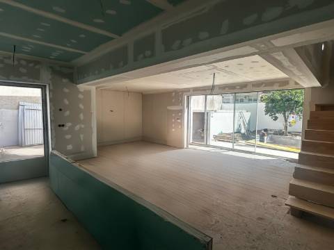 Moradia T3 em São João da Madeira - Renovada