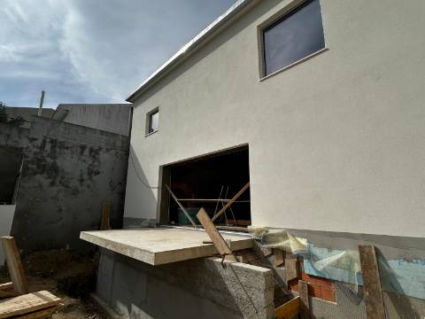 Moradia T3 em São João da Madeira - Renovada