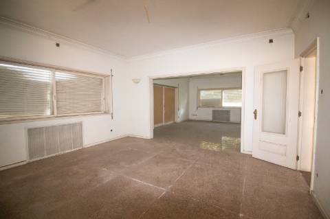 Quinta com 2 casas e 5 lotes de terreno em São João da Madeira