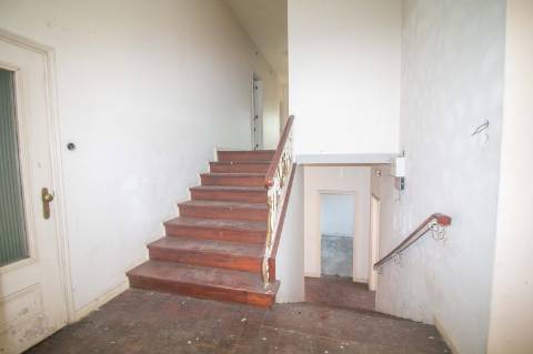 Quinta com 2 casas e 5 lotes de terreno em São João da Madeira