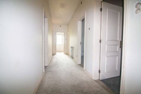 Quinta com 2 casas e 5 lotes de terreno em São João da Madeira