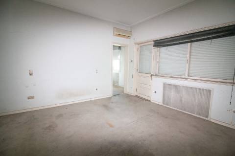 Quinta com 2 casas e 5 lotes de terreno em São João da Madeira