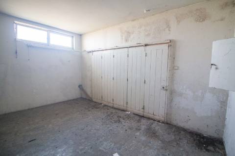 Quinta com 2 casas e 5 lotes de terreno em São João da Madeira