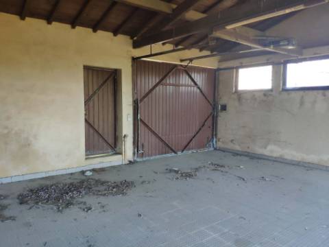 Quinta com 2 casas e 5 lotes de terreno em São João da Madeira