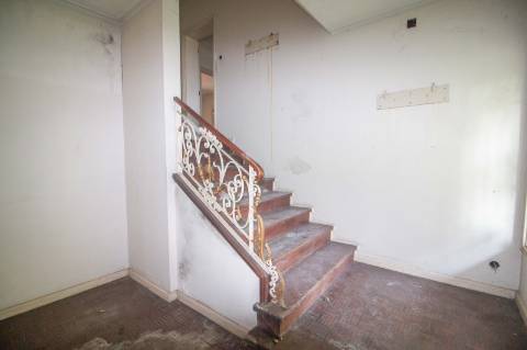 Quinta com 2 casas e 5 lotes de terreno em São João da Madeira