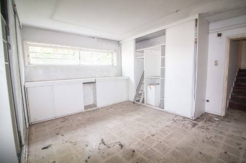 Quinta com 2 casas e 5 lotes de terreno em São João da Madeira