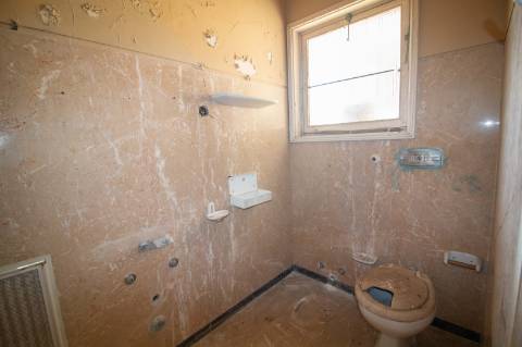 Quinta com 2 casas e 5 lotes de terreno em São João da Madeira