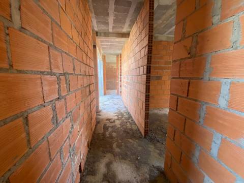 Terreno com benfeitoria em Cacia