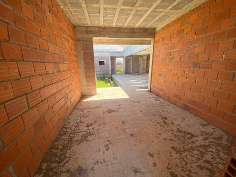 Terreno com benfeitoria em Cacia