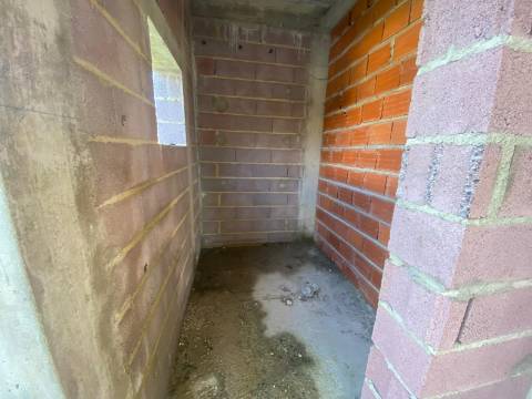 Terreno com benfeitoria em Cacia