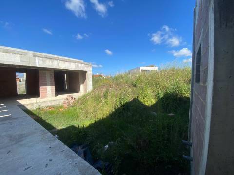 Terreno com benfeitoria em Cacia