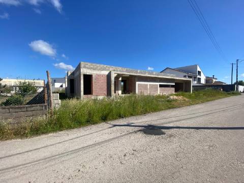 Terreno com benfeitoria em Cacia