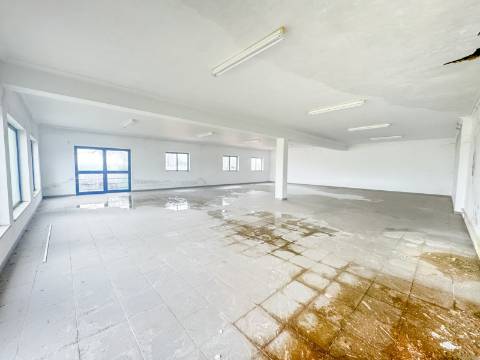 Pavilhão Industrial em Viseu