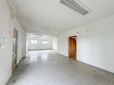 Pavilhão Industrial em Viseu