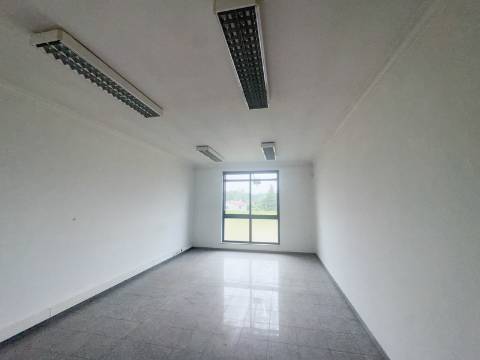 Pavilhão Industrial em Viseu