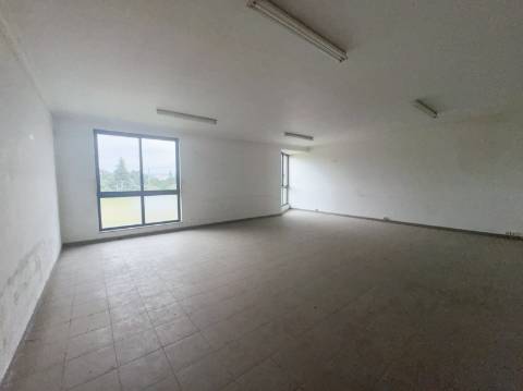 Pavilhão Industrial em Viseu