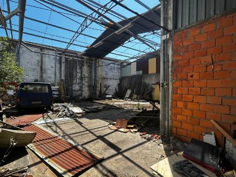 Armazém em Macieira de Cambra, Aveiro