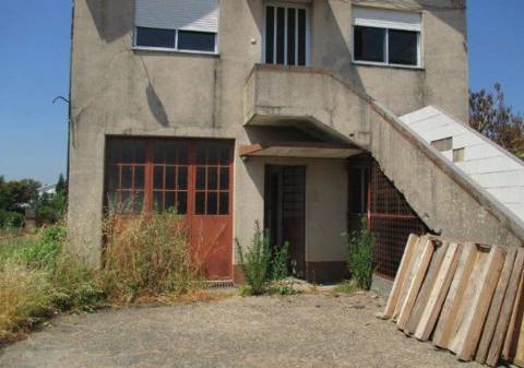 Moradia e armazém em São Roque - Oliveira de Azeméis