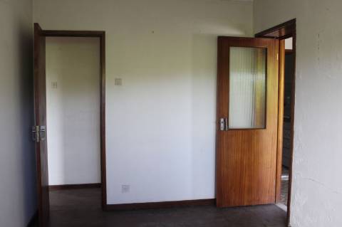 Moradia e armazém em São Roque - Oliveira de Azeméis