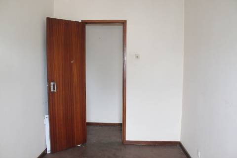 Moradia e armazém em São Roque - Oliveira de Azeméis